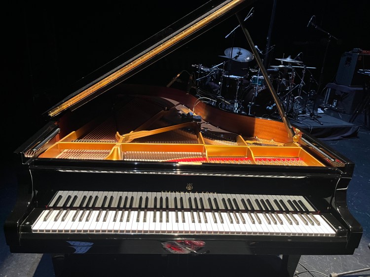 Accord d'un Steinway B pour le concert du Daphné Kritharas Quintet à la Rampe à Échirolles